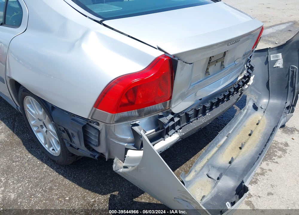 2002 VOLVO S60 2.4T VIN: YV1RS58D922119205