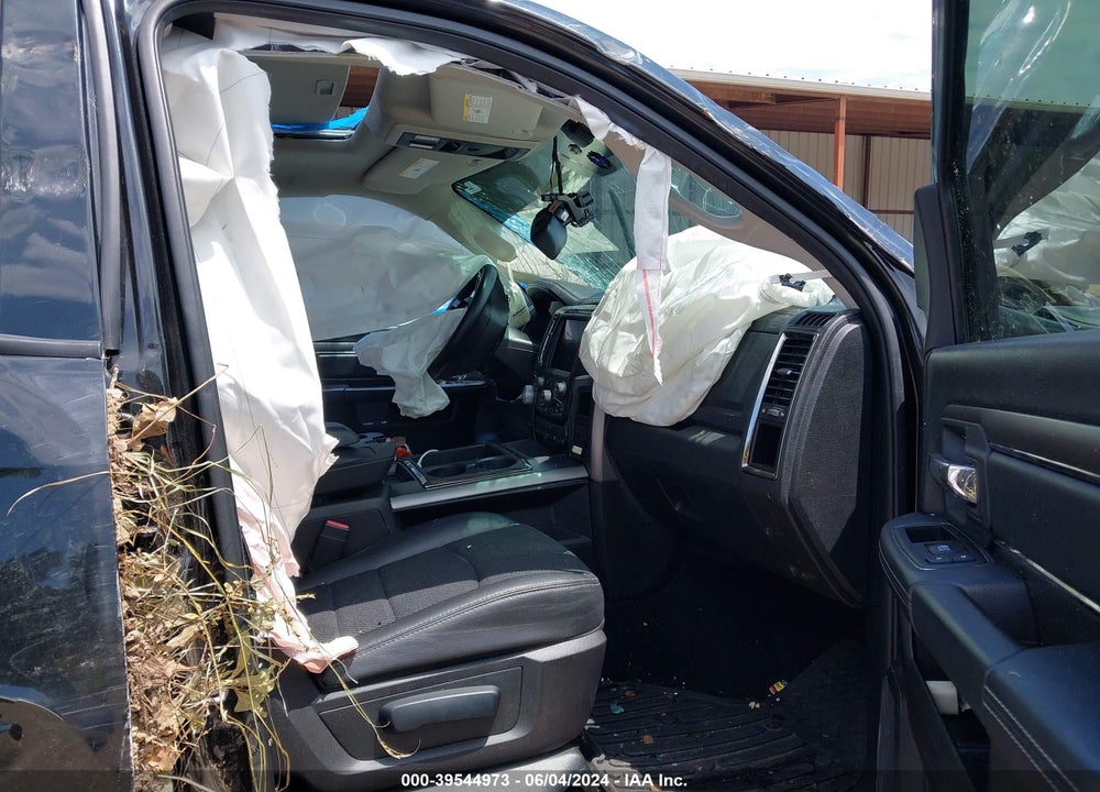 2015 RAM 1500 VIN: 1C6RR7MT0FS707517