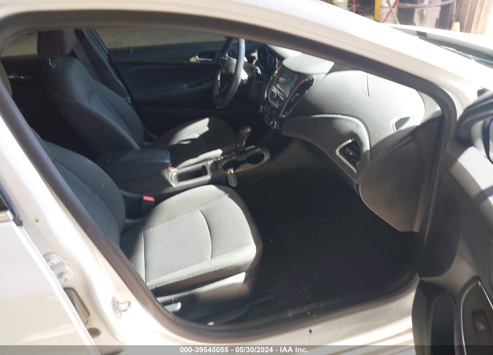2017 CHEVROLET CRUZE LT AUTO VIN: 3G1BE6SM3HS587529