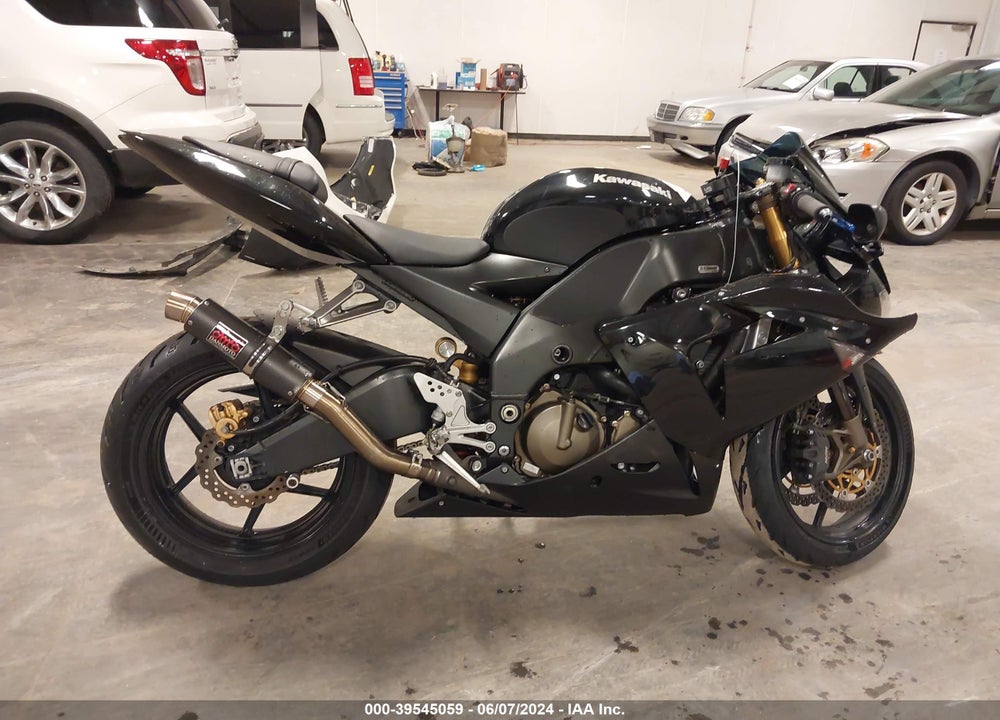 2004 KAWASAKI NINJA ZX 10R VIN: JKAZXCC164A012480