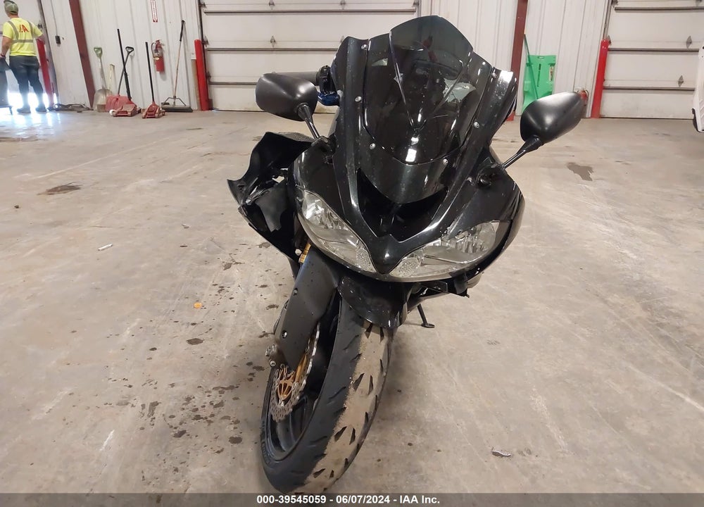 2004 KAWASAKI NINJA ZX 10R VIN: JKAZXCC164A012480