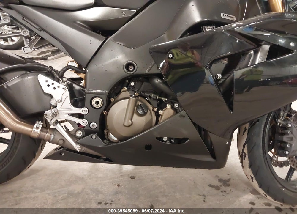2004 KAWASAKI NINJA ZX 10R VIN: JKAZXCC164A012480