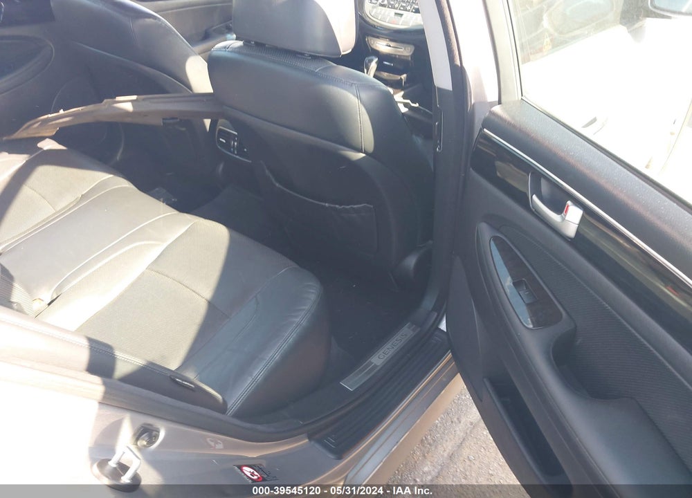 2013 HYUNDAI GENESIS 3.8 VIN: KMHGC4DD0DU233073