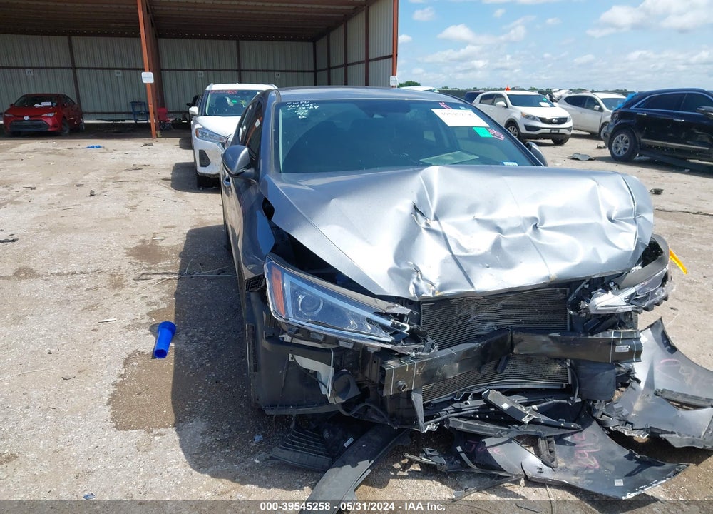 2019 HYUNDAI ELANTRA SEL VIN: KMHD84LF1KU823870