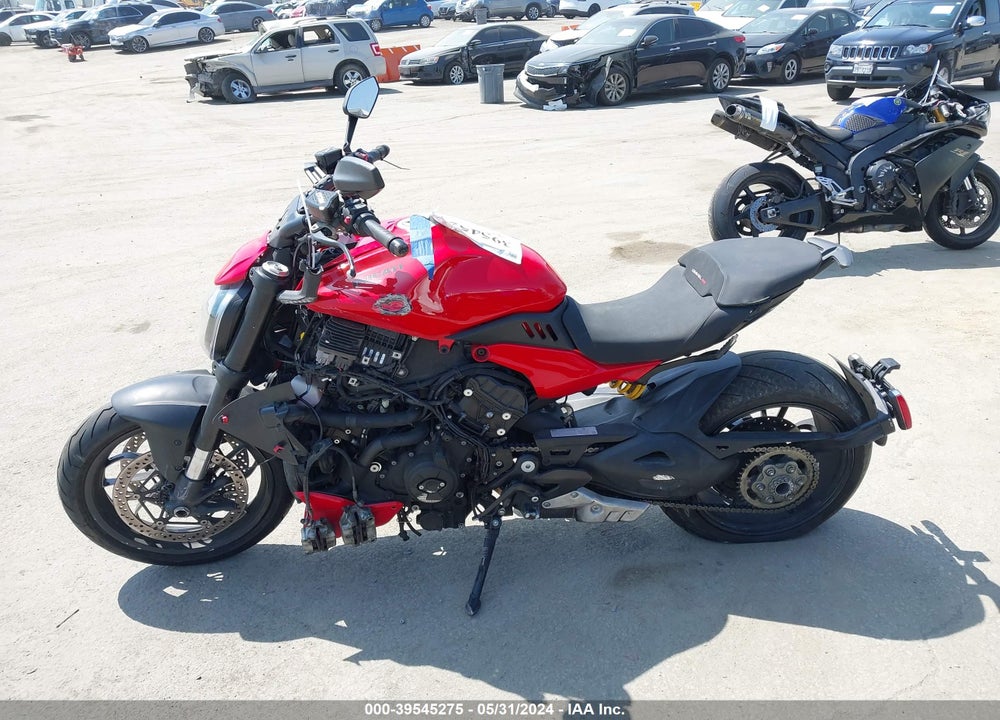 2023 DUCATI DIAVEL V4 VIN: ZDMGAR1W4PB000718