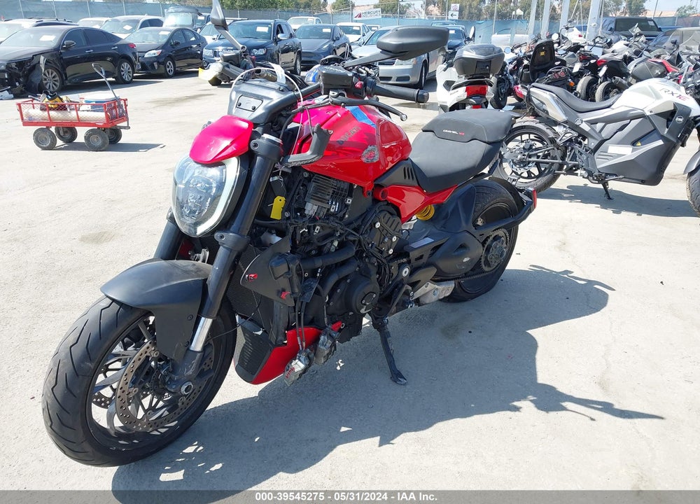 2023 DUCATI DIAVEL V4 VIN: ZDMGAR1W4PB000718