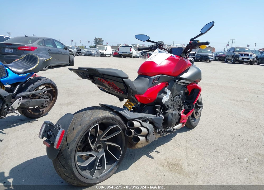 2023 DUCATI DIAVEL V4 VIN: ZDMGAR1W4PB000718