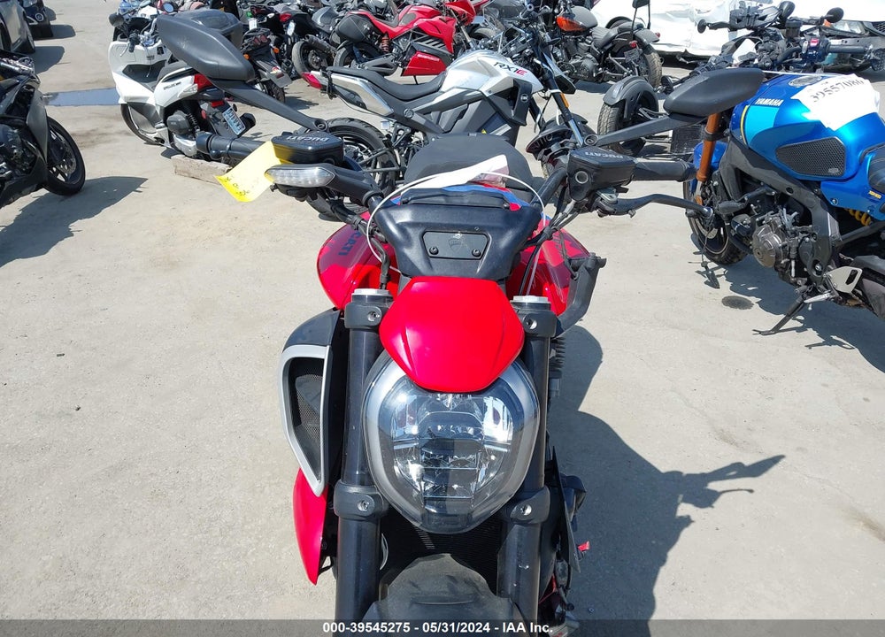 2023 DUCATI DIAVEL V4 VIN: ZDMGAR1W4PB000718