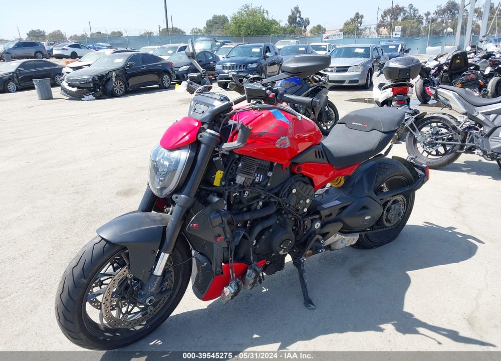 2023 DUCATI DIAVEL V4 VIN: ZDMGAR1W4PB000718