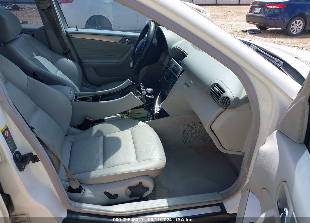 2006 MERCEDES-BENZ C 230 SPORT VIN: WDBRF52H16F828598