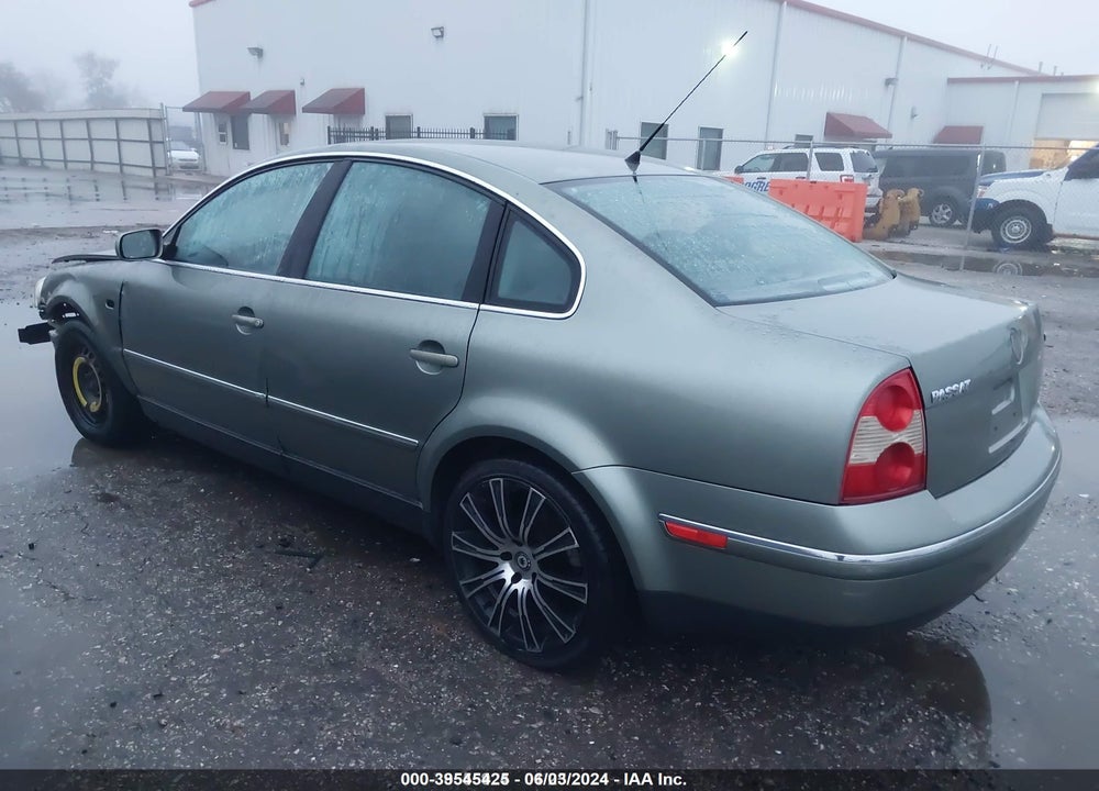 2002 VOLKSWAGEN PASSAT GLX VIN: WVWRH63B72P362790