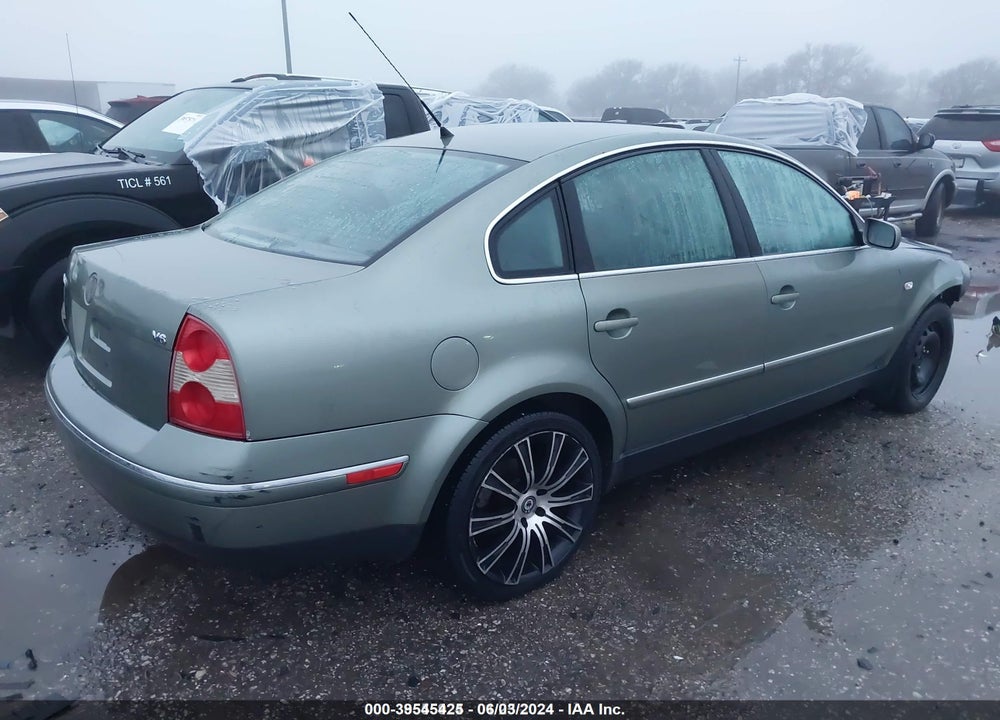 2002 VOLKSWAGEN PASSAT GLX VIN: WVWRH63B72P362790