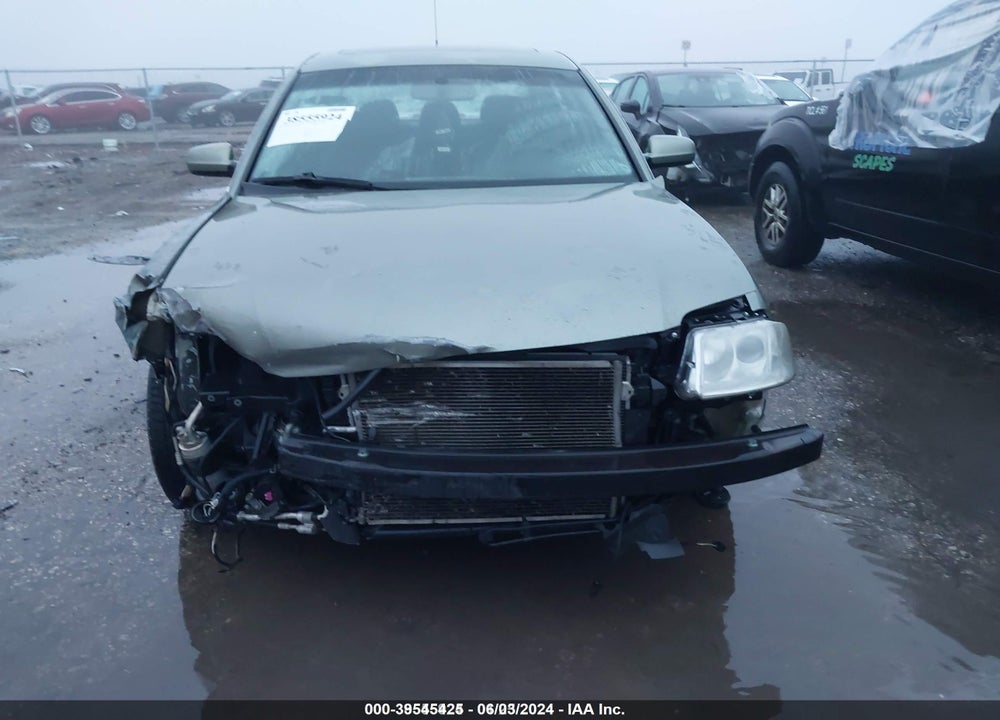 2002 VOLKSWAGEN PASSAT GLX VIN: WVWRH63B72P362790