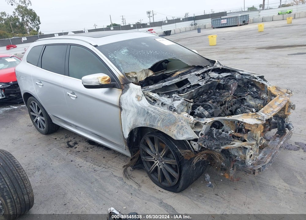 2016 VOLVO XC60 T6 DRIVE-E VIN: YV449MDK4G2811869