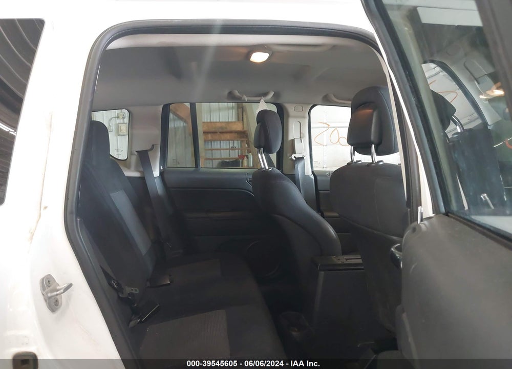 2011 JEEP COMPASS VIN: 1J4NF1FB7BD180182