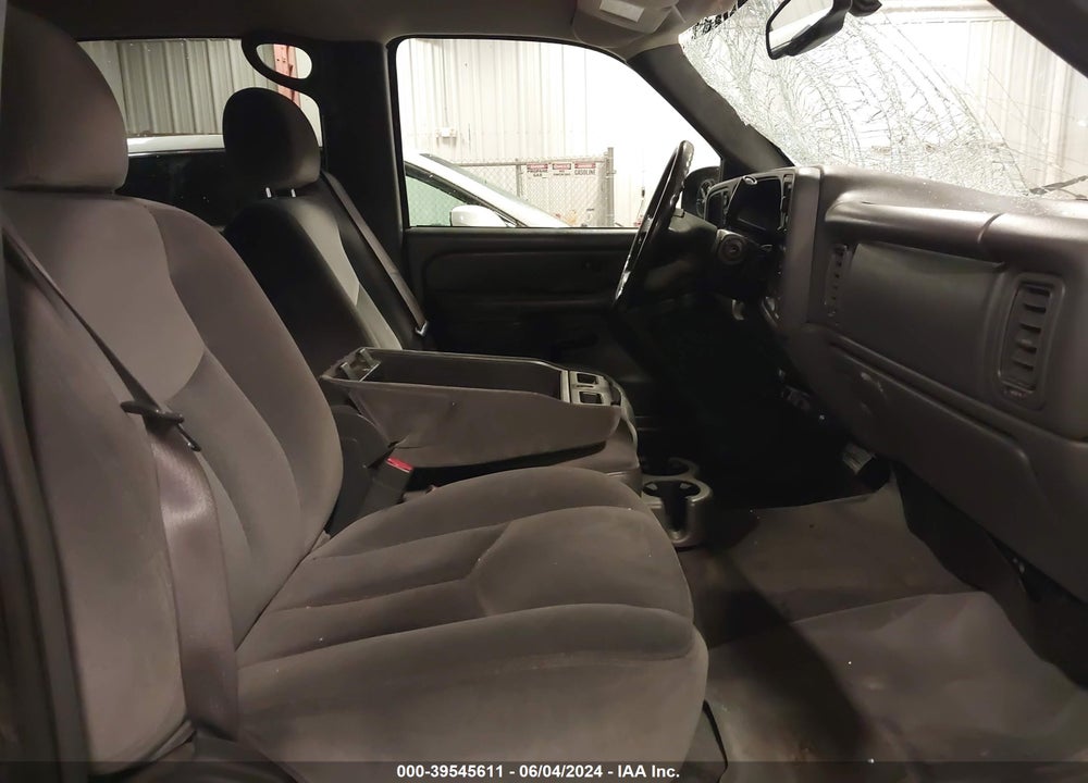 2004 GMC SIERRA 1500 SLE VIN: 2GTEK13T741374000