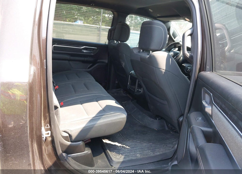 2019 RAM 1500 VIN: 1C6RREFT4KN641614