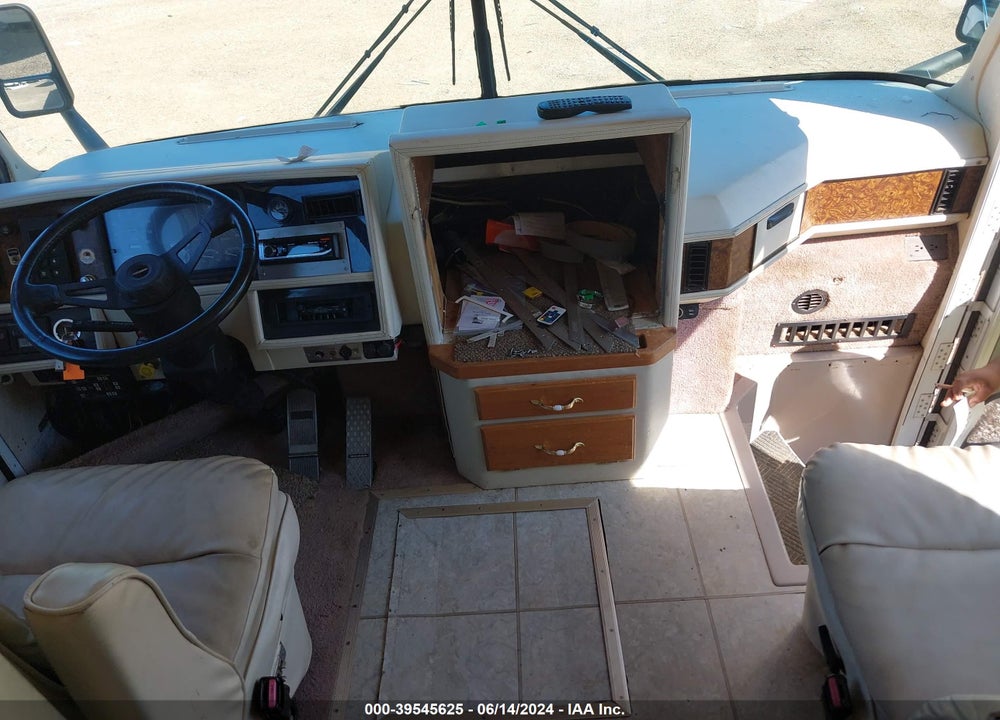 1997 FREIGHTLINER CHASSIS V LINE MOTOR HOME VIN: 4UZ6VLCA3VC722923