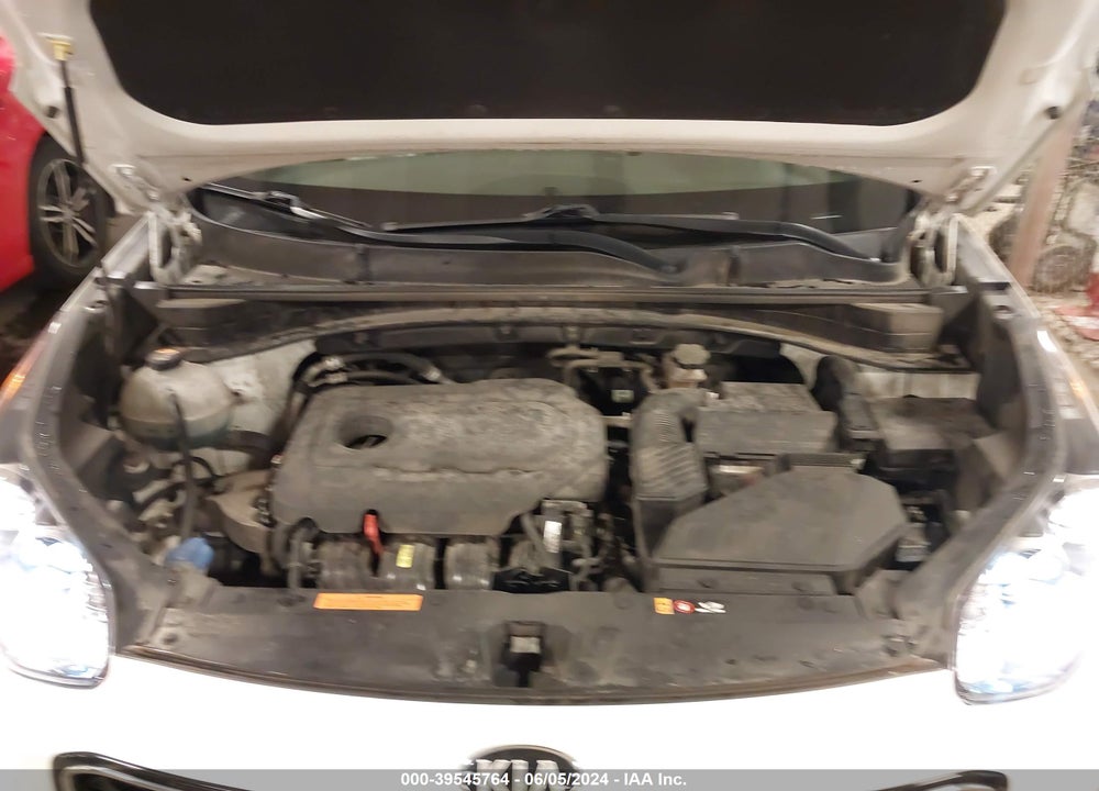 2018 KIA SPORTAGE LX VIN: KNDPMCAC2J7464560