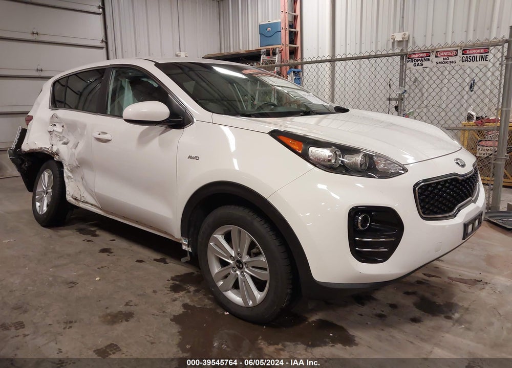 2018 KIA SPORTAGE LX VIN: KNDPMCAC2J7464560