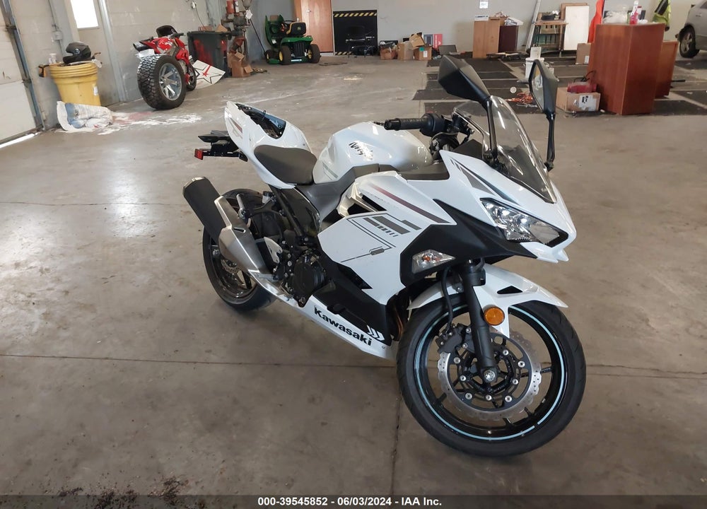 2023 KAWASAKI EX400 VIN: JKAEXKH18PDAR7457