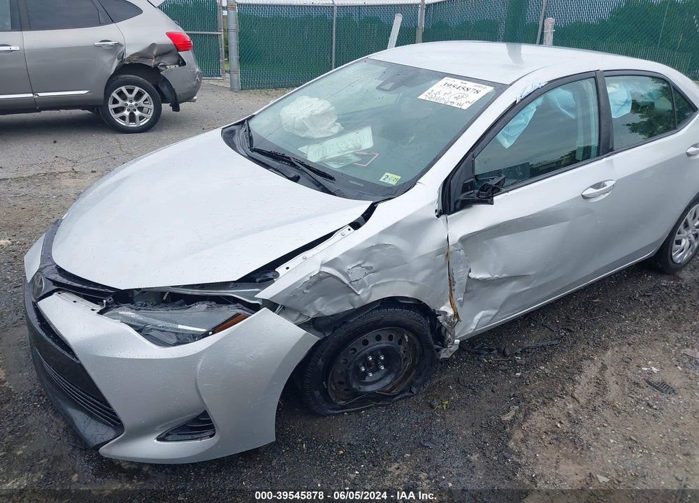 2018 TOYOTA COROLLA LE VIN: 2T1BURHE9JC072825