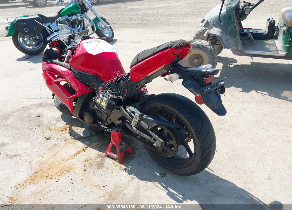 2012 KAWASAKI EX650 EC VIN: JKAEXEE19CDA06163