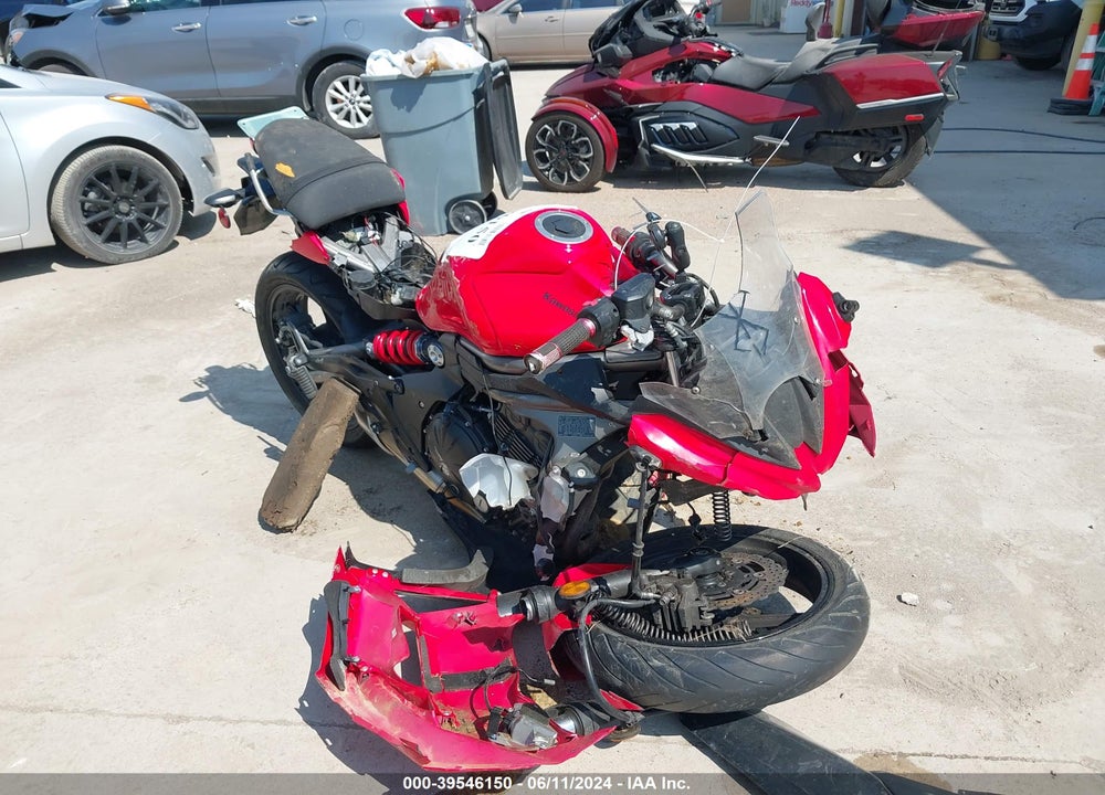 2012 KAWASAKI EX650 EC VIN: JKAEXEE19CDA06163