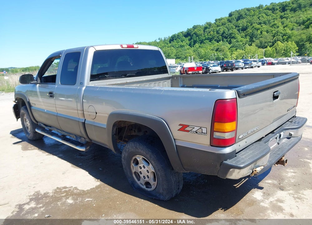 2001 CHEVROLET SILVERADO 1500 LS VIN: 1GCEK19TX1E138247