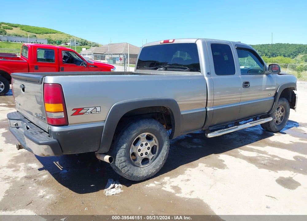 2001 CHEVROLET SILVERADO 1500 LS VIN: 1GCEK19TX1E138247