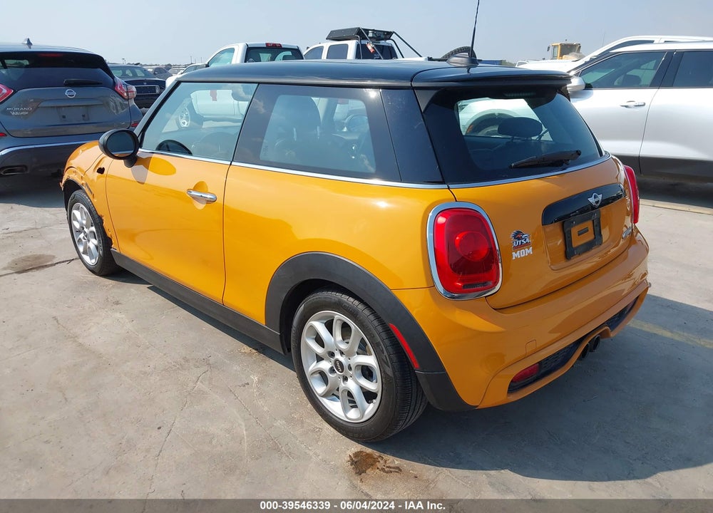 2015 MINI HARDTOP COOPER S VIN: WMWXP7C58F2A38387