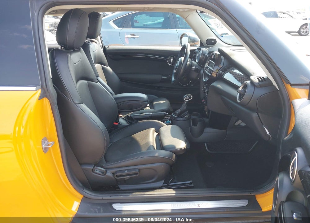 2015 MINI HARDTOP COOPER S VIN: WMWXP7C58F2A38387