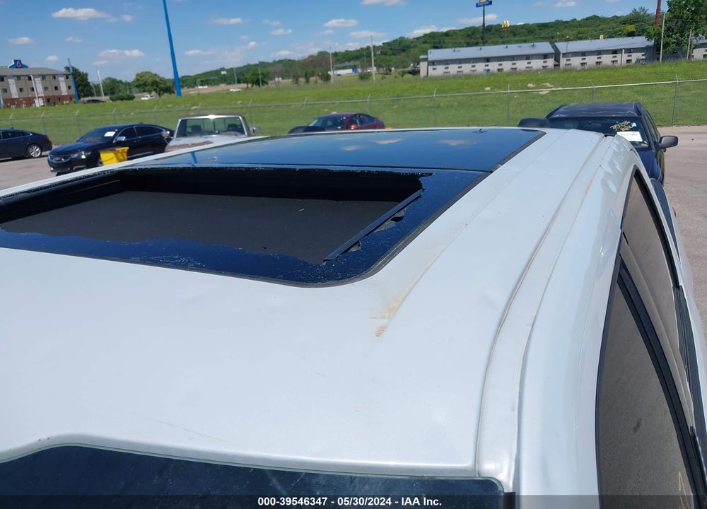 2022 FORD F-150 LARIAT VIN: 1FTFW1E53NKD39415