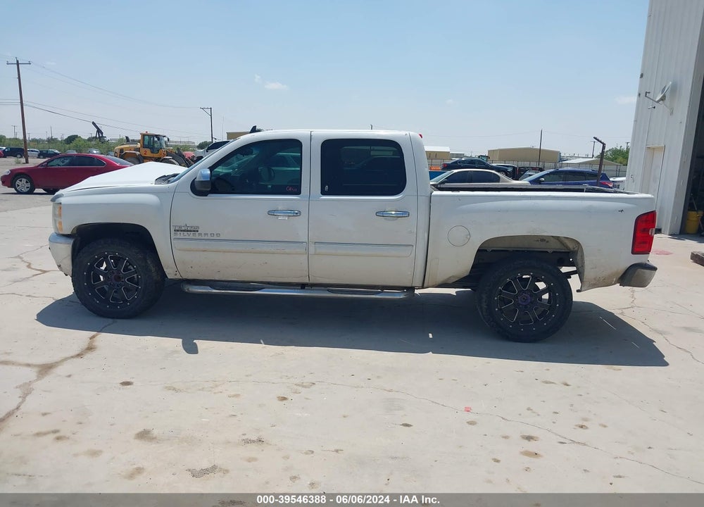 2013 CHEVROLET SILVERADO 1500 LT VIN: 3GCPCSE01DG227581
