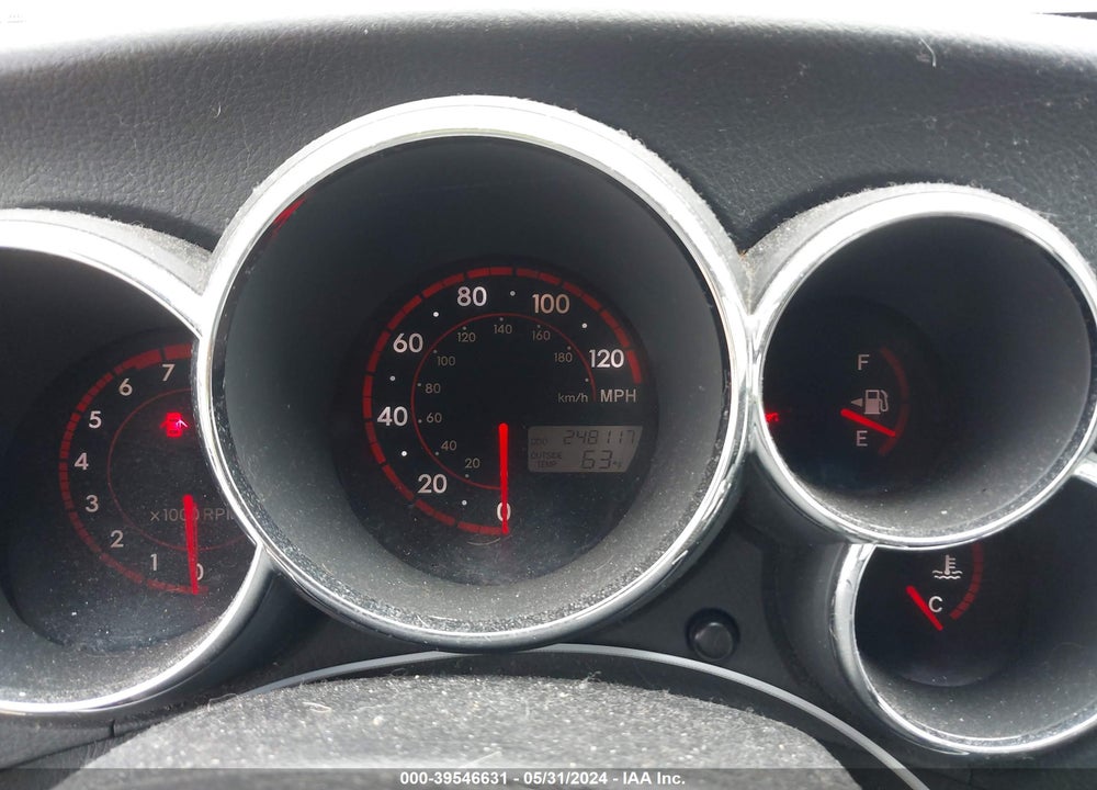 2005 TOYOTA MATRIX VIN: 2T1KR32E25C442221