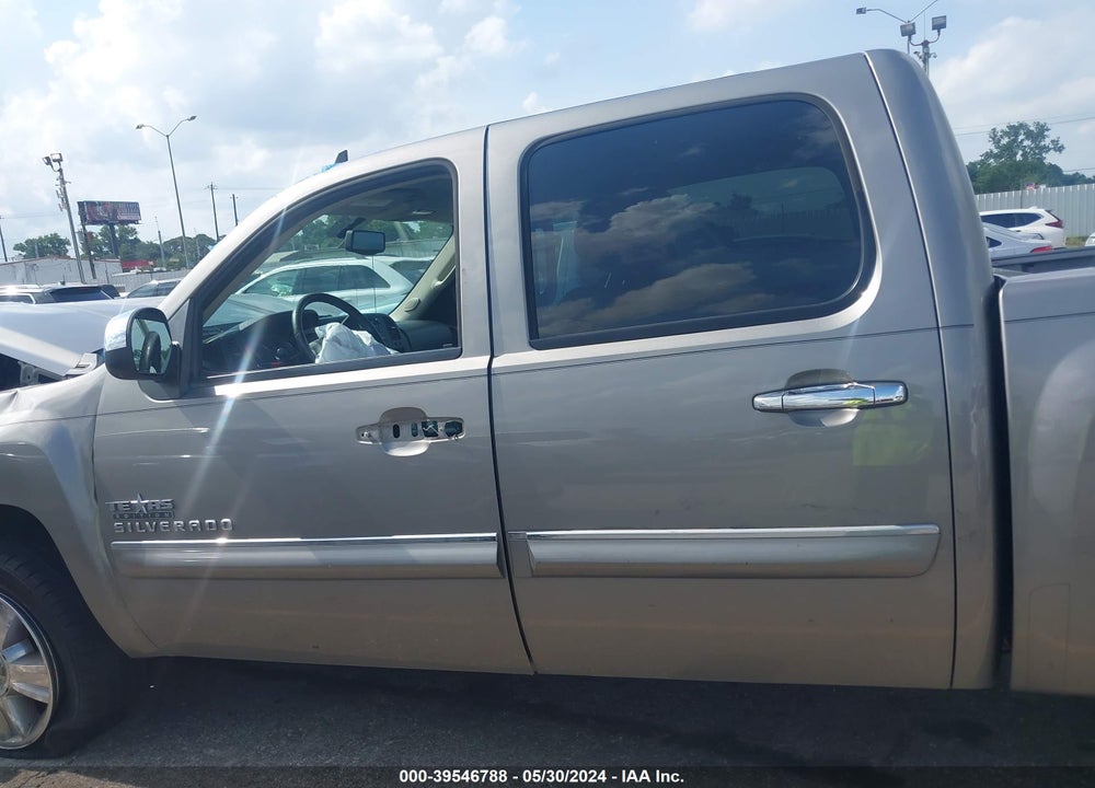2013 CHEVROLET SILVERADO 1500 LT VIN: 3GCPCSE01DG180438
