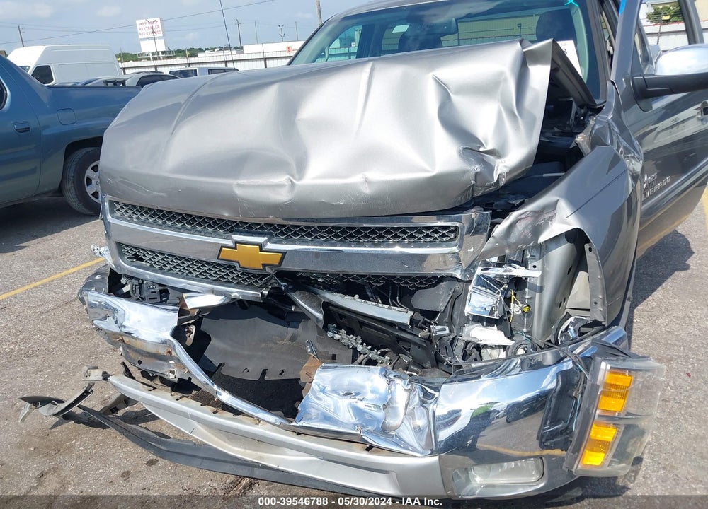 2013 CHEVROLET SILVERADO 1500 LT VIN: 3GCPCSE01DG180438