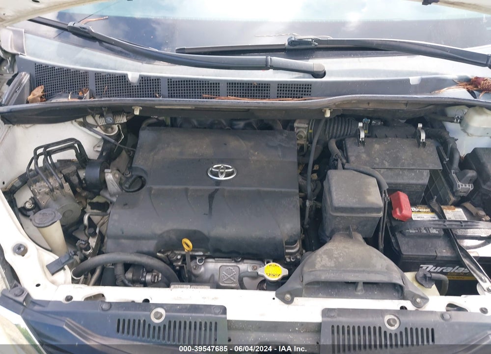 2011 TOYOTA SIENNA LE V6 VIN: 5TDKK3DC7BS132018