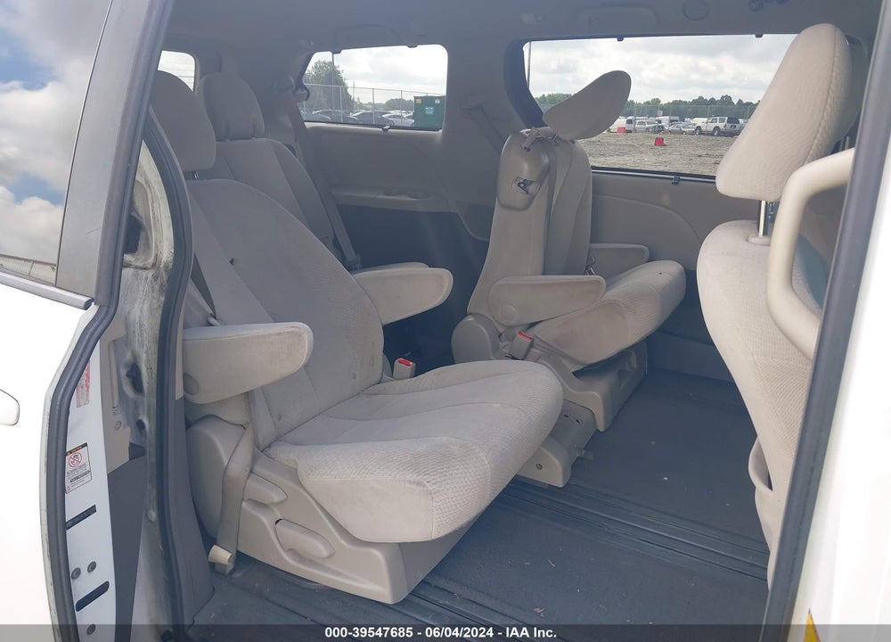 2011 TOYOTA SIENNA LE V6 VIN: 5TDKK3DC7BS132018