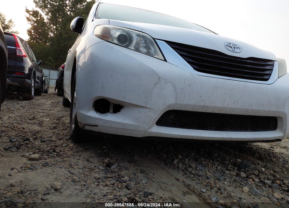 2011 TOYOTA SIENNA LE V6 VIN: 5TDKK3DC7BS132018
