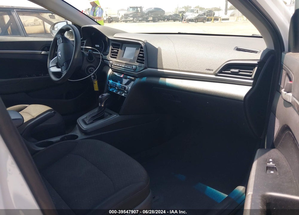 2020 HYUNDAI ELANTRA SE VIN: 5NPD74LF9LH603069