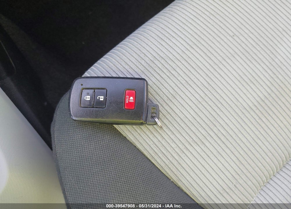 2012 TOYOTA PRIUS C THREE VIN: JTDKDTB30C1008152