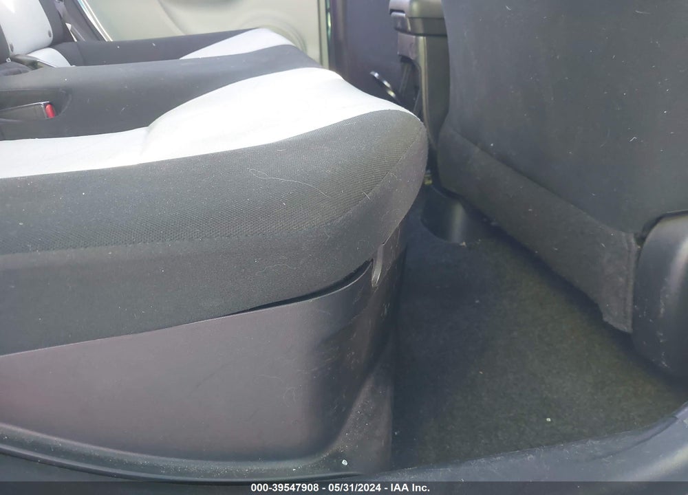 2012 TOYOTA PRIUS C THREE VIN: JTDKDTB30C1008152