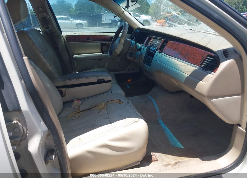 2006 LINCOLN TOWN CAR SIGNATURE VIN: 1LNHM81V16Y629367