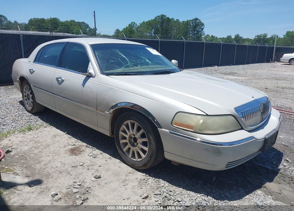 2006 LINCOLN TOWN CAR SIGNATURE VIN: 1LNHM81V16Y629367
