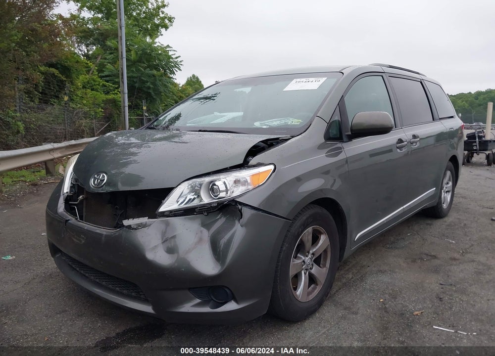 2014 TOYOTA SIENNA LE V6 8 PASSENGER VIN: 5TDKK3DC1ES459194