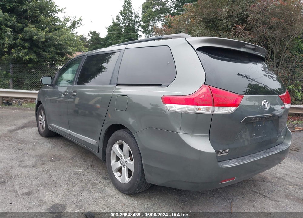 2014 TOYOTA SIENNA LE V6 8 PASSENGER VIN: 5TDKK3DC1ES459194
