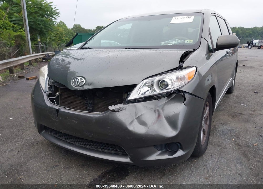 2014 TOYOTA SIENNA LE V6 8 PASSENGER VIN: 5TDKK3DC1ES459194
