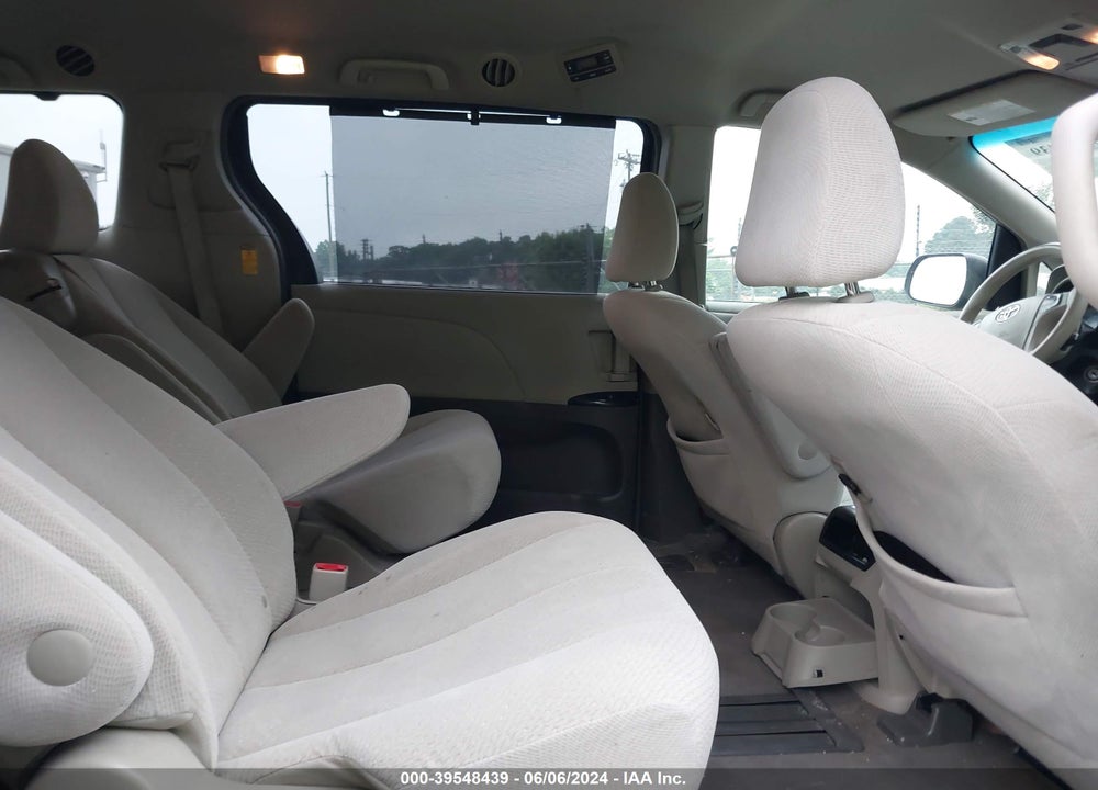 2014 TOYOTA SIENNA LE V6 8 PASSENGER VIN: 5TDKK3DC1ES459194