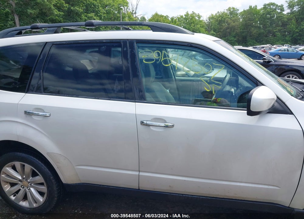 2011 SUBARU FORESTER 2.5X PREMIUM VIN: JF2SHADC0BH752539